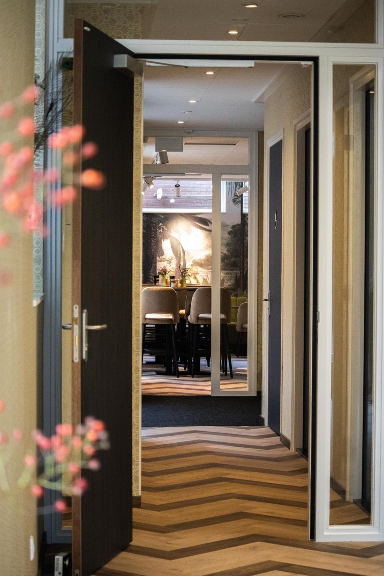 Hotel De Koppelpaarden Лихтенворде Экстерьер фото